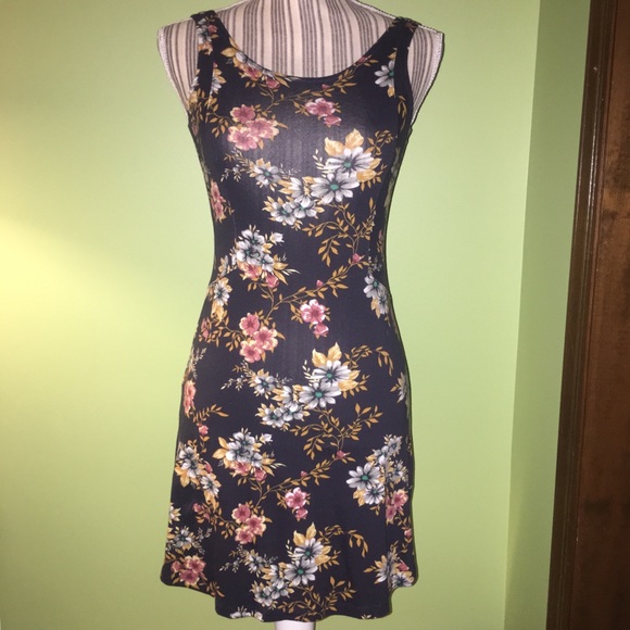Dresses & Skirts - NAVY FLORAL DRESS